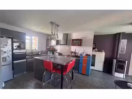 maison de plain-pied  trois chambres.
