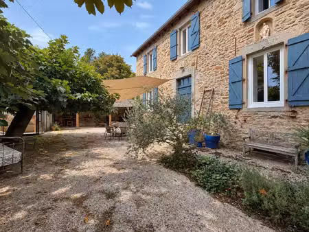 propriété de caractère de 400 m² avec chambres d'hôtes et