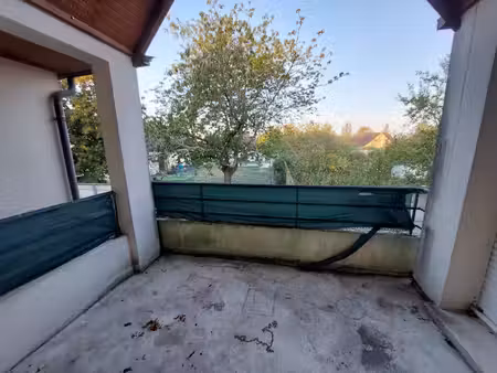 bel appartement avec balcon