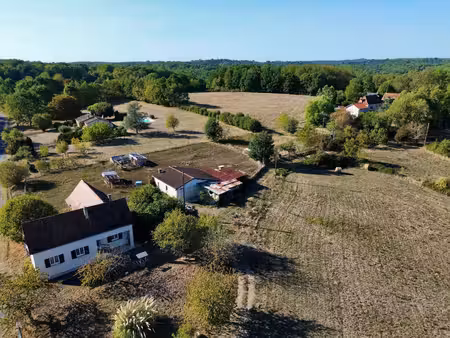 maison de plain-pied sur 5 6 ha de prairies – vue dégagée – dépendances