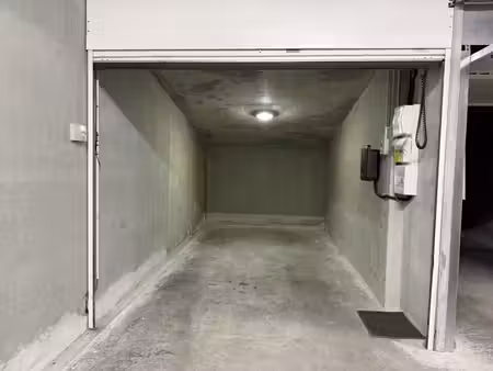 garage/box