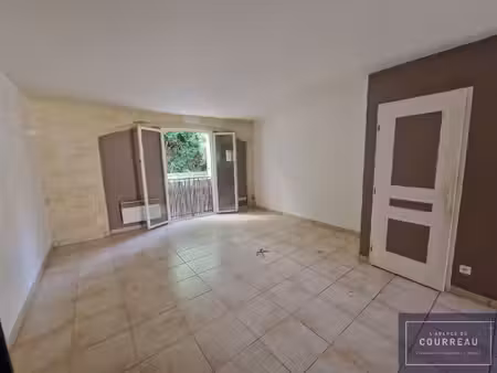 f3 en duplex de 73.93 m2 au coeur d'un charmant village