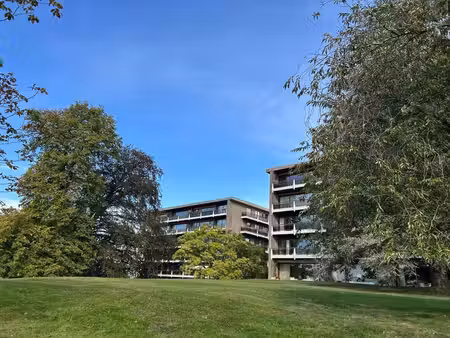 grand studio dans résidence avec parc