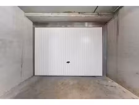 garage box fermé dans une résidence récente  à proximité du…