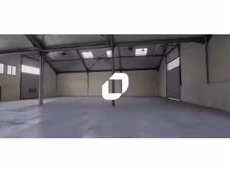 location local d’activités aubervilliers 93300 734m²