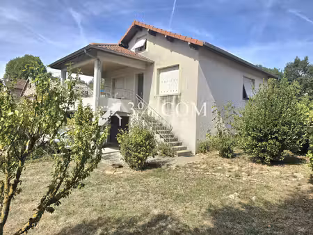 maison individuelle sur sous-sol complet sur terrain arboré