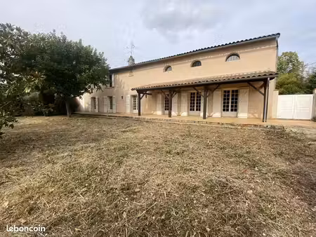 maison 10 pièces 285 m²