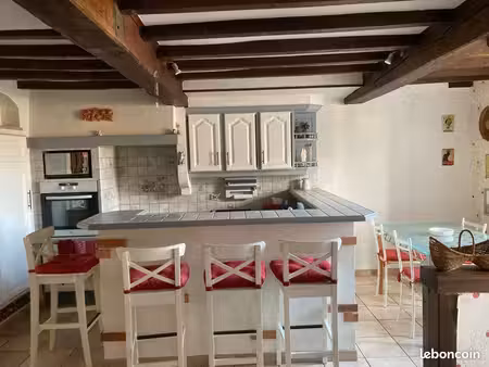grande maison avec terrain et garage à haudrecy