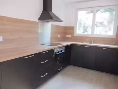 location meublée appartement 3 pièces 67 m² à magalas (34480)  705 €