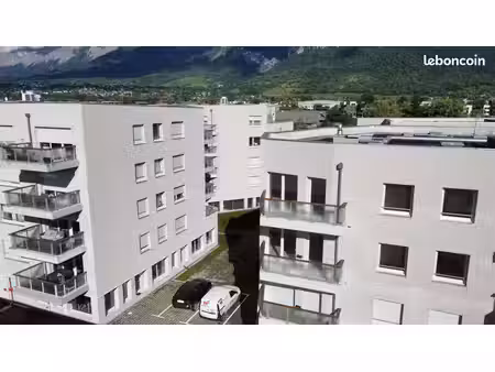 appartement 3 pièces 84 m²
