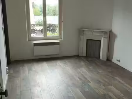 appartement à louer. centre ville de peronne