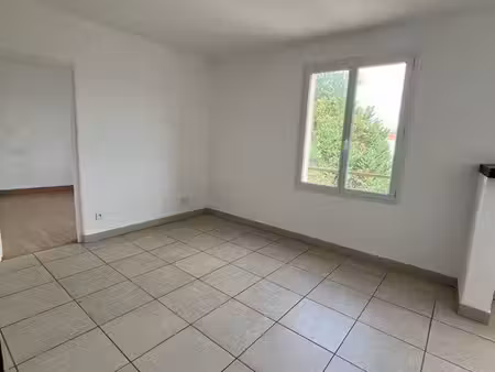 à louer appartement t2 avec stationnement
