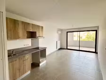 location appartement 3 pièces 65 m² à beziers (34500)  833 €