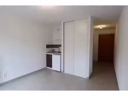 location appartement 1 pièce 19.2 m² à besançon (25000)  440 €