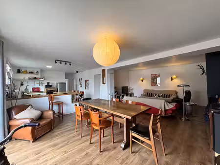 appartement rénové de 110 m2 sh avec 1 local et garages à aiglemont
