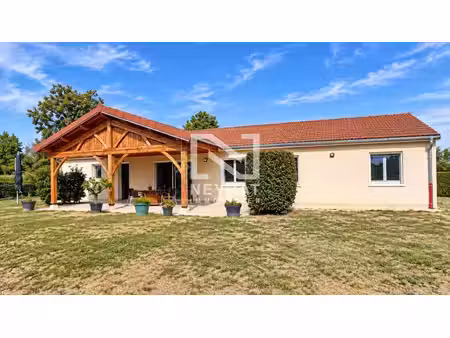 paray-le-monial – maison familiale de plain-pied  3 chambres  bureau et jardin sans vis-à-