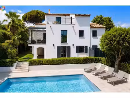 villa contemporaine avec piscine  jacuzzi et appartement ind