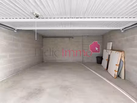 garage double de 24 m2 à proximité de la grande plage sain