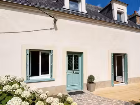maison rénovée de 114 m² avec 3 chambres  jardin et terrasse à tiercé  proche gare et comm
