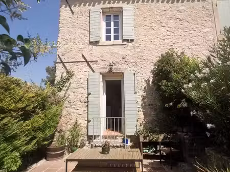 loue petite maison avec jardin piscine parking