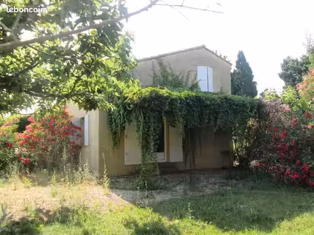maison mitoyenne d'un seul côté de 50m2 environ en campagne avec espace jardin