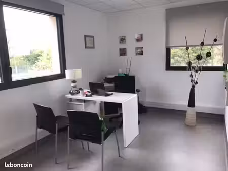 bureau à vendre dans pole de santé