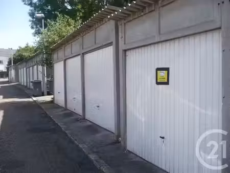 parking à louer - 13 m2 - lillebonne - 76 - haute-normandie