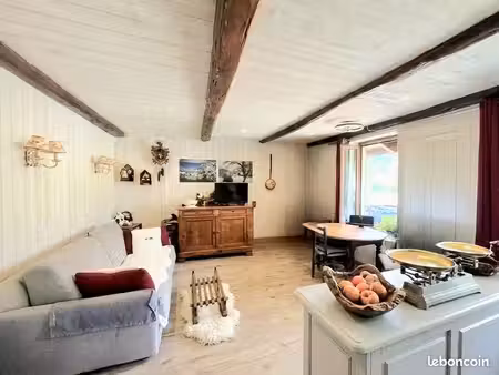 studio 1 pièce 27 m²