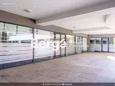 bureaux 1 100 m²