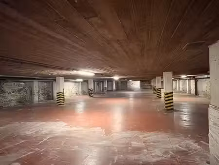 4 emplacements de parking