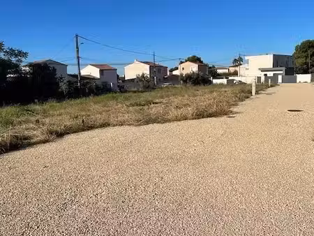 terrain à bâtir de 457 m² à la fare-les-oliviers (13)