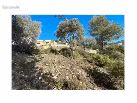 terrain 600 m² saint martin du var