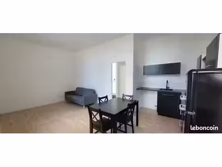 bel appartement t2 lumineux  cuisine équipée  chambre  dressing  salle d'eau
