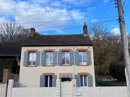maison à louer - 5 pièces - location à long terme