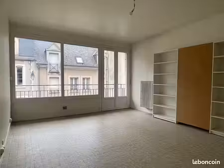 studio 1 pièce 33 m²