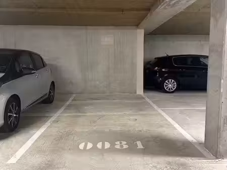 ◊ place de parking privée – cité du cinéma – saint-denis