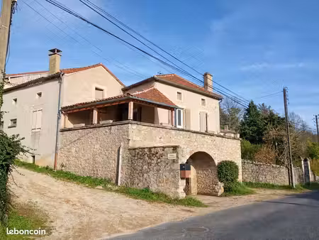 maison t3 avec terrasse sur luzech
