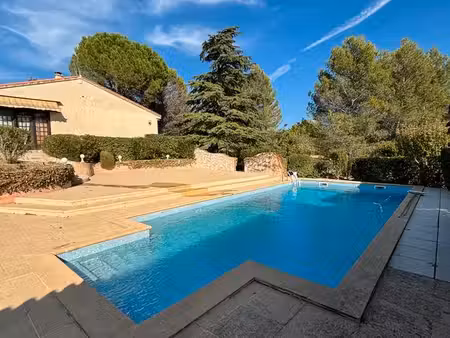 châteauneuf-le-rouge – maison plain-pied 145 m² – piscine – terrain 1 080 m²