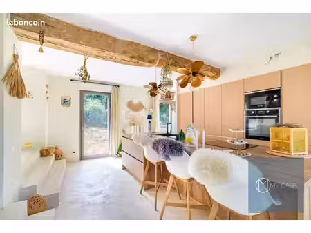 propriété 5 pièces 280 m²
