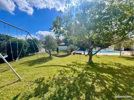 maison 218 m2  piscine et jardin 1009 m2  jonage