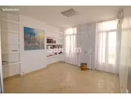 local commercial 76 m² marseille 1er