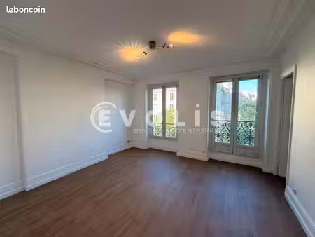 bureaux 60 m²