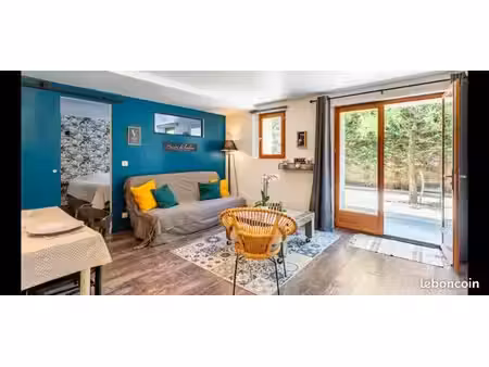 appartement meuble avec parking et jardin