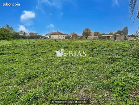 terrain 2000 m² préaux