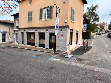 commerce 85 m²