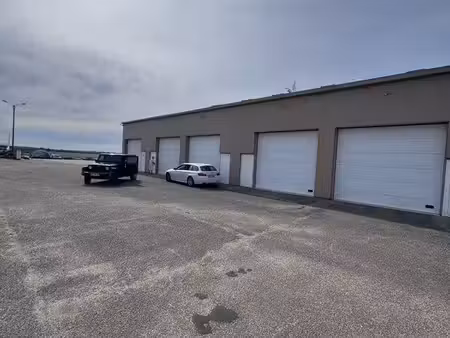 local d’activité / bâtiment industriel 803 m² – mézériat – accès poids lourds