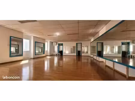 local 260 m² valserhone