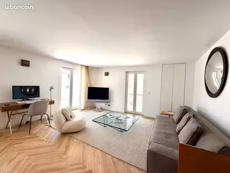 maison sur toit et sa grande terrasse d’environ 50m2 exposée sud ouest