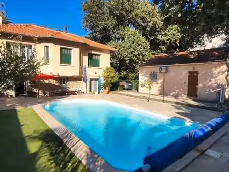 maison individuelle 135 m2 sur 890 m2 de terrain avec piscine  studio et garage