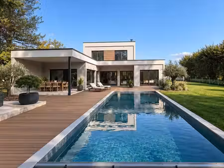 villa 7 pièces 210 m²